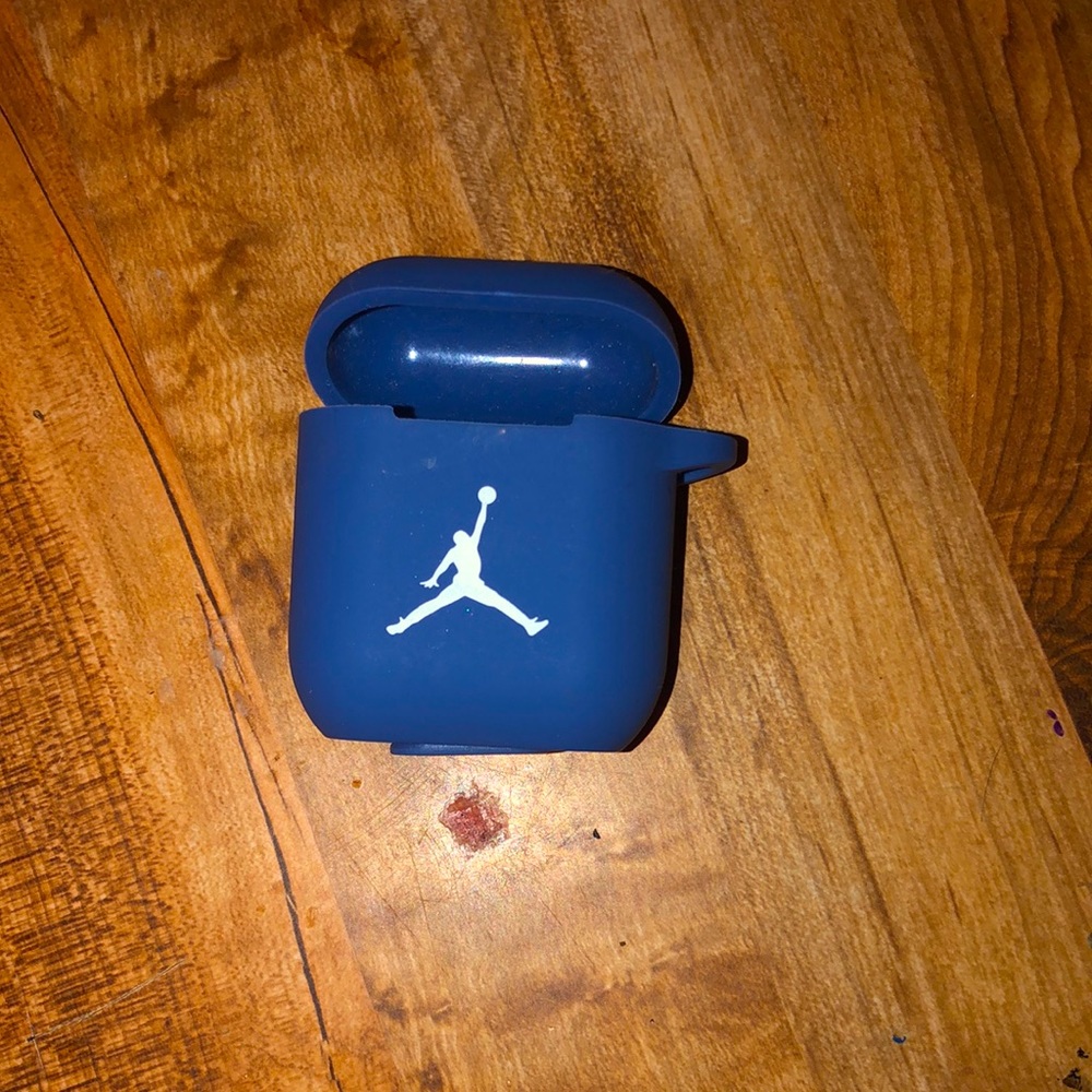 Air Jordan AirPods holder (AirPods not included it’s only the rubber holder)